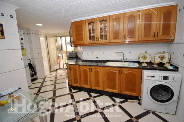 RENOVADO Y MUY AMPLIO CON TERRAZA Y BALCÓN - foto 3
