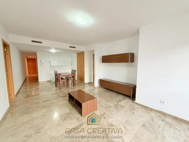 Se vende Piso de 3 dormitorios con garaje y trastero en Náqu