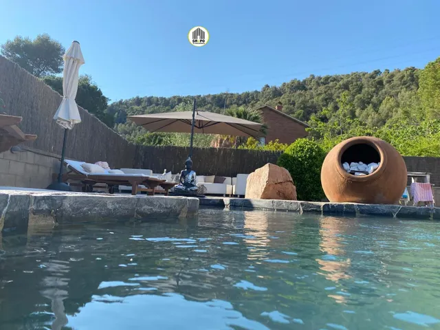Casa reformada de tres plantas con piscina, jacuzzi, gimnasio, sauna  y vistas a parque natural — 46