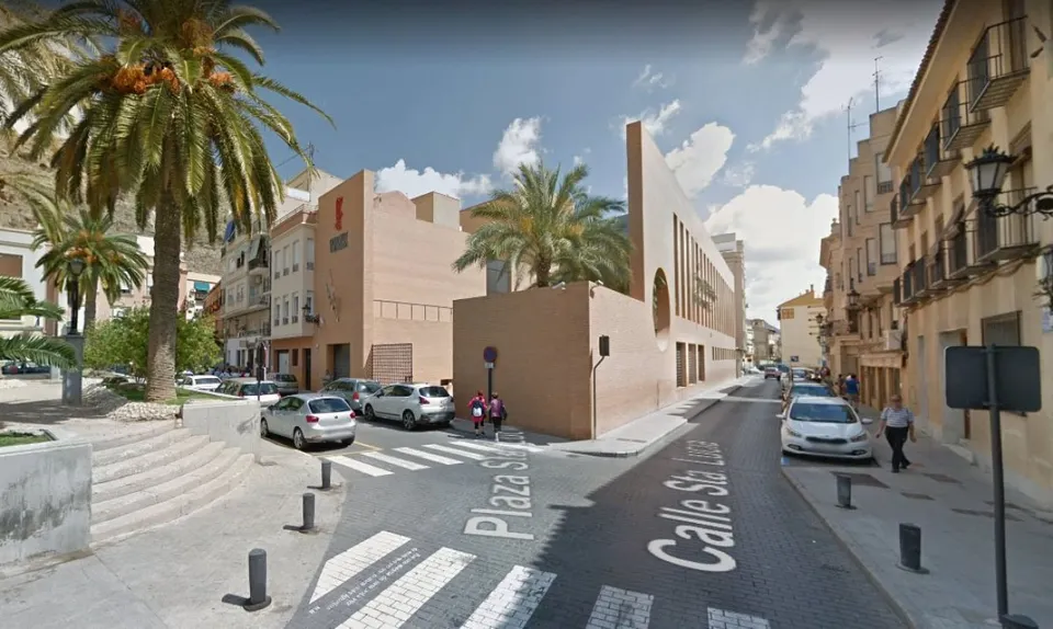 Local comercial en Orihuela zona Santa Lucia, 65 m2. de superficie.