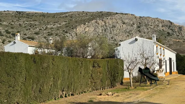 Cortijo con salones de celebraciones y hospedaje turístico - foto 4