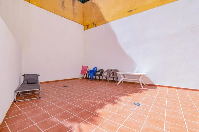 PISO CON PATIO Y COCHERA EN LA ZUBIA — 23