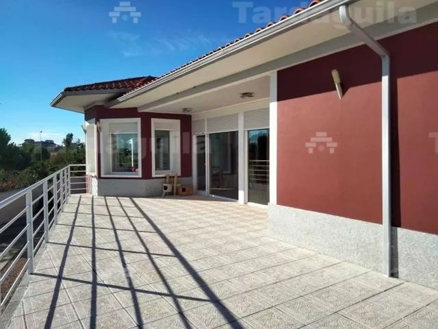 CHALET  INDEPENDIENTE EN URBANIZACION DE VILLAMAYOR — 21