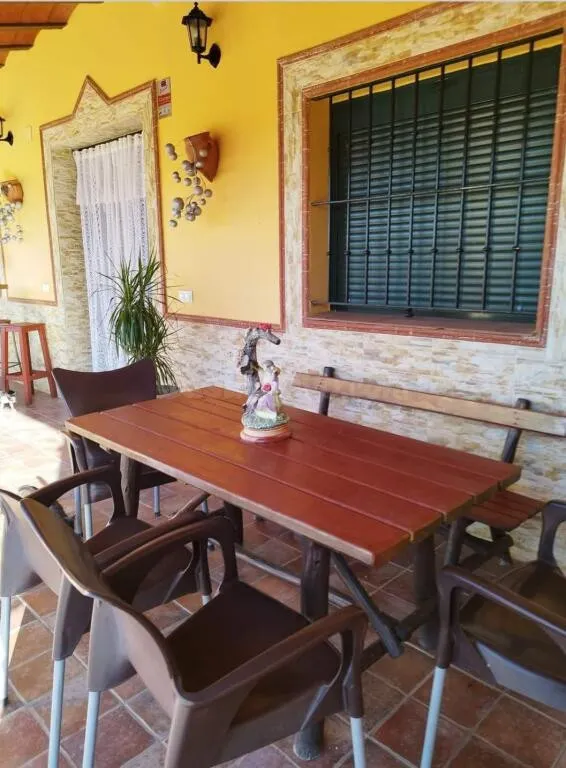 Preciosa casa con parcela y piscina en la Puebla de los Infa