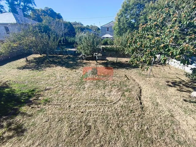 Casa de piedra gallega en venta en Begonte: espacio, encanto y tranquilidad — 45