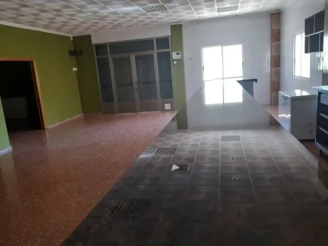 Casa vallada en la ciudad — 6