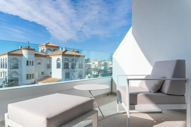 APARTAMENTO DE 2 DORMITORIOS Y 2 BAÑOS EN PLAYA FLAMENCA (OR - foto 5