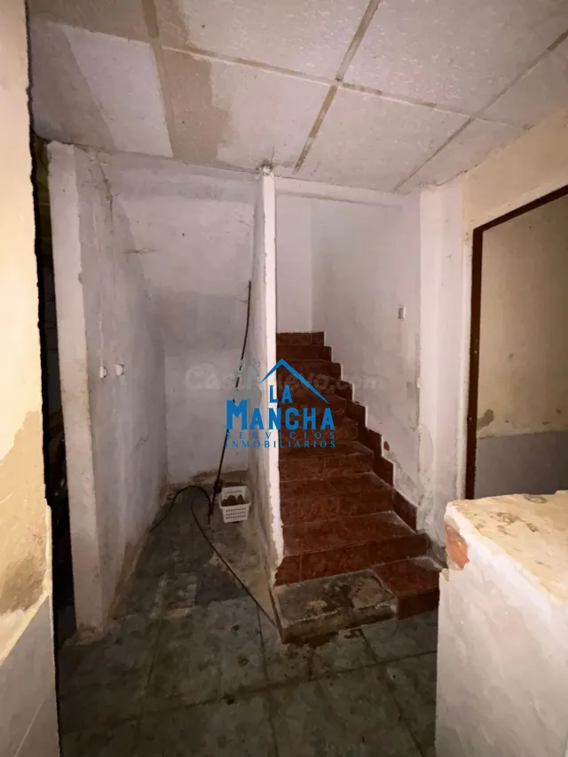 *50.000€* INMOBILIARIA LA MANCHA VENDE CASA DE DOS PLANTAS E - foto 4