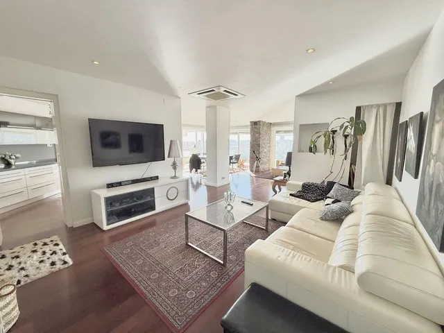 Ático con amplia terraza de 154 m2 y vistas panorámicas en los boliches, Fuengirola — 9