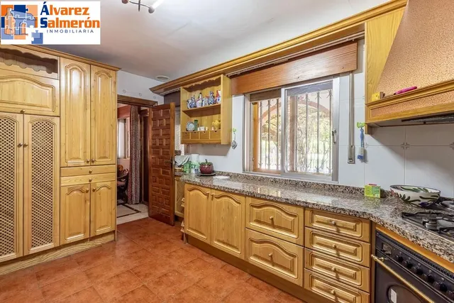 Espectacular Chalet en Ogijares - Ideal para Familias — 27