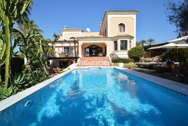Chalet 5 habitaciones 600m² en venta - Marbella