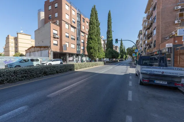 Ideal inversores!!! 35 plazas de aparcamiento y 5 trasteros, todo alquilado — 38