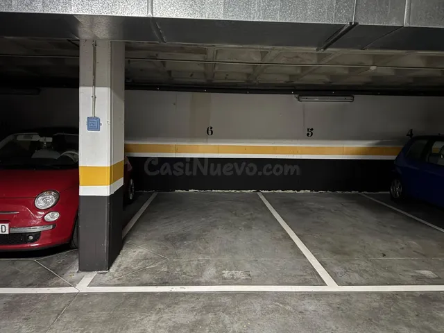 Plaza de garaje en C/ del Valle de Mena, 23. — 3