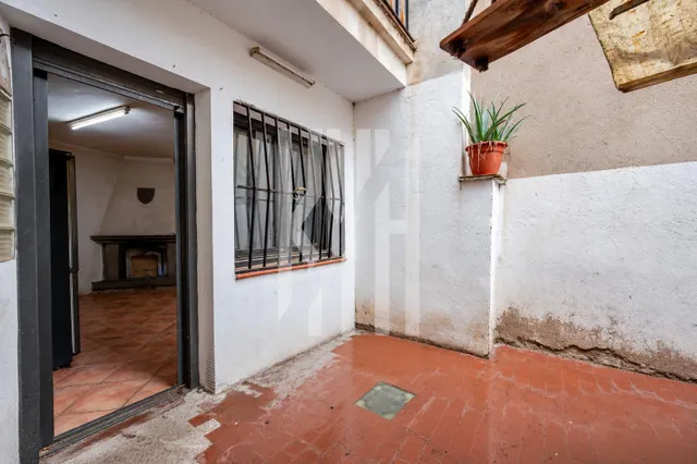 Casa con local a reformar en anglés — 47
