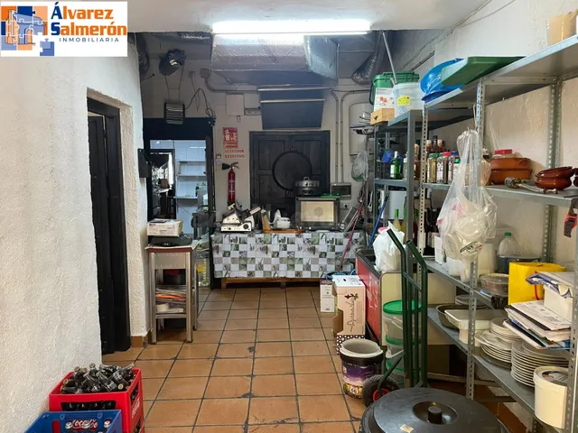 ¡TRASPASO DE RESTAURANTE EN PLENO FUNCIONAMIENTO! — 2