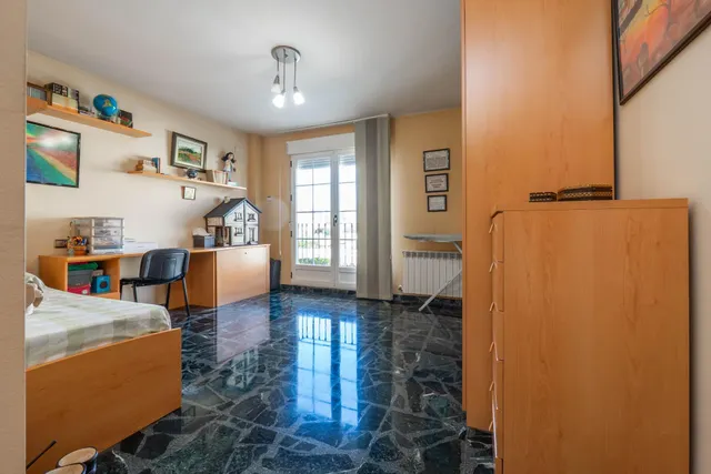 Magnífica casa unifamiliar de 4 dormitorios grandes en Otura — 41