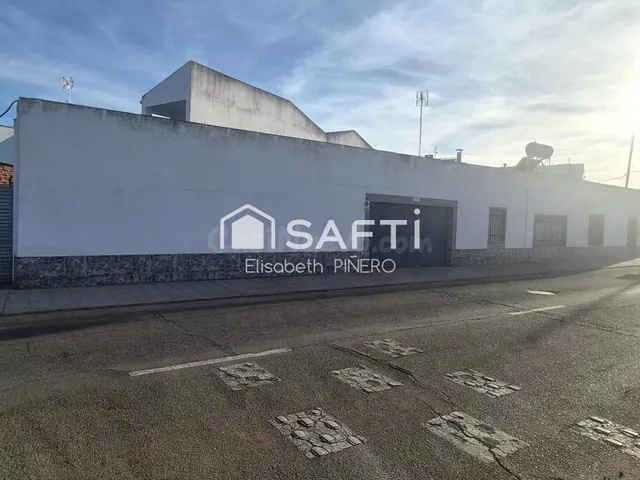 Casa en planta baja de esquina en Montijo: Terraza/Azotea co - foto 3