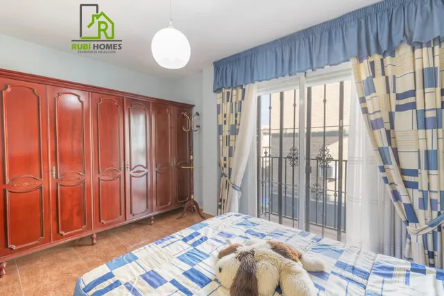 Casa independiente a 5 minutos de Granada en buen estado para entrar a vivir — 47