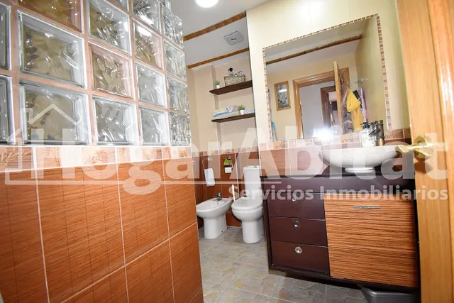 REFORMADO Y AMPLIO CON BALCÓN — 28
