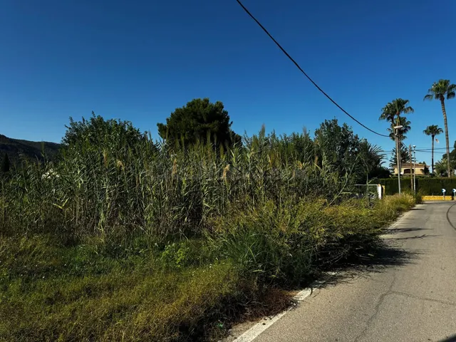 TERRENO URBANO DIRECTO EN BARRIO EL PROGRESO DE 3393 M2. — 3