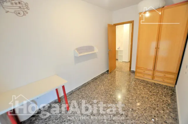 Excelente oportunidad en este amplio piso exterior con balcón, garaje y trastero — 19