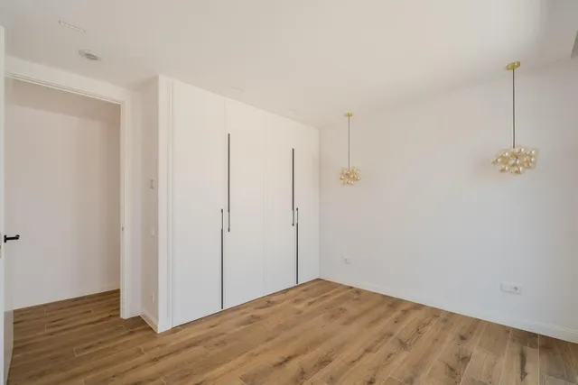 Chalet Pareado de Diseño Vanguardista con Piscina y Máxima Eficiencia Energética en El Bosque — 24