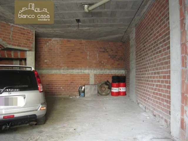 Venta de local y entreplanta junto a IES Alfredo Brañas - foto 3
