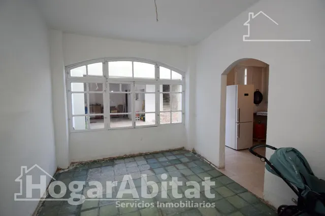 AMPLIA CASA CON 2 TERRAZAS Y GARAJE — 18