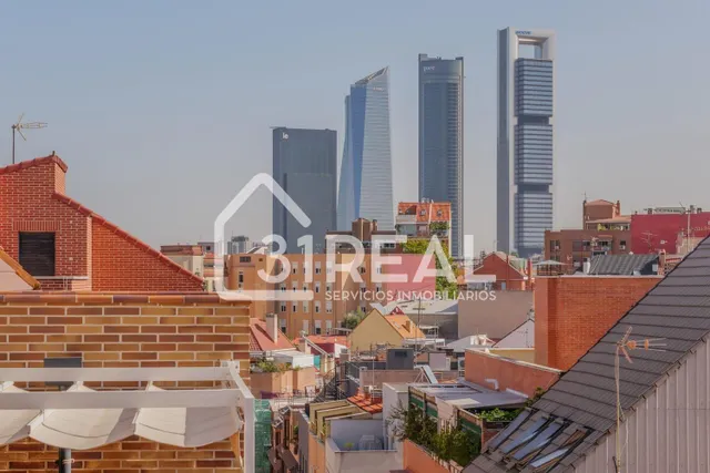 Ático duplex con terraza en Valdeacederas — 36