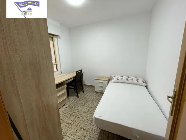 habitaciones EN PISO PARA ESTUDIANTES ZONA HOSPITAL — 25
