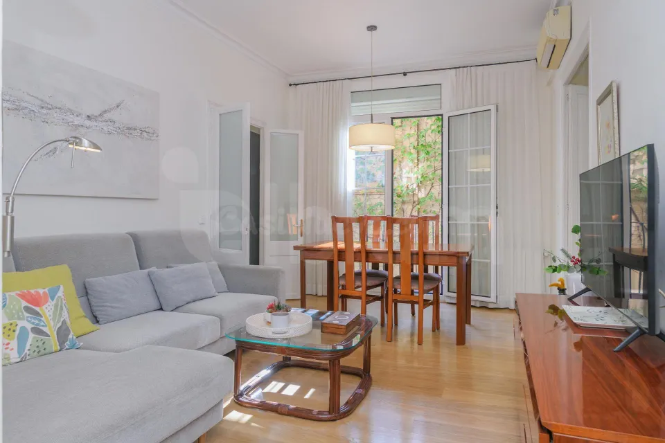 Vivienda con balcón y ascensor en pleno corazón del Gòtic