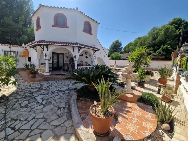 Encantadora vivienda unifamiliar en una tranquila zona cerca - foto 2