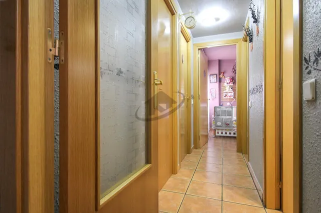 VIVIENDA EN FINCA SEMINUEVA CON PISCINA. AMPLIO BALCÓN Y VISTAS DESPEJADAS. — 31