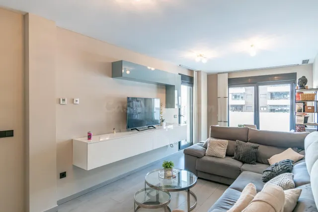 BAJADA DE PRECIO!! Exclusiva vivienda en Residencial Nevada  - foto 2