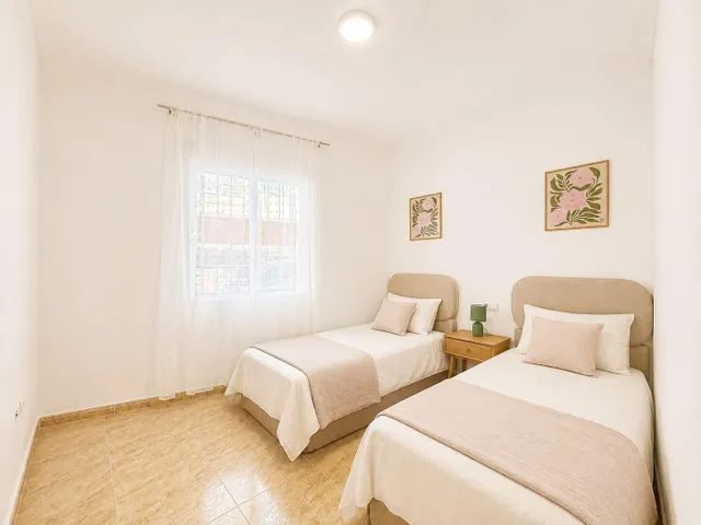 PLANTA BAJA CON ENTRADA INDEPENDIENTE, 2 DORMITORIOS, 2 BAÑOS, TERRAZA Y PISCINA EN EL CENTRO DE TORREVIEJA — 11