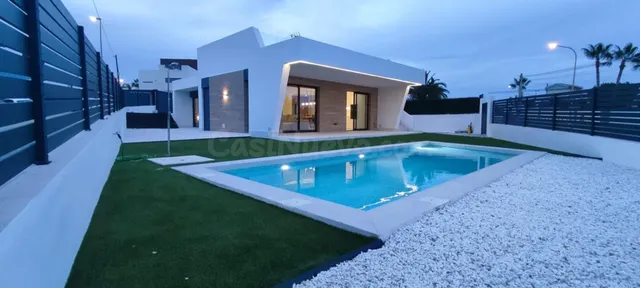 Villa de Lujo en Ciudad Quesada - Un Oasis Exclusivo en la C - foto 2