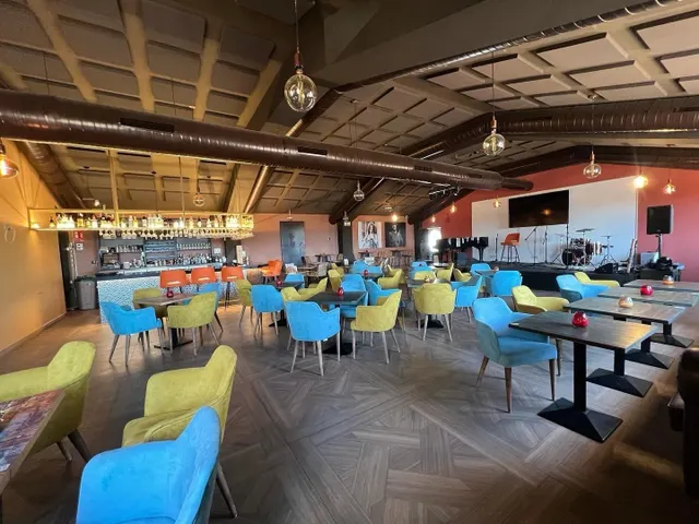 VENTA LOCAL COMERCIAL Y TRASPASO NEGOCIO DE RESTAURACIÓN EN  - foto 3
