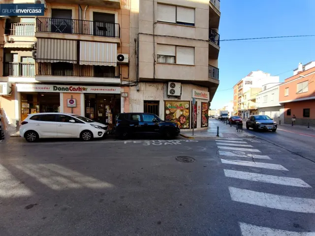 Gran local comercial de 261 m2 situado en zona céntrica de Vilamarxant (Valencia). — 32
