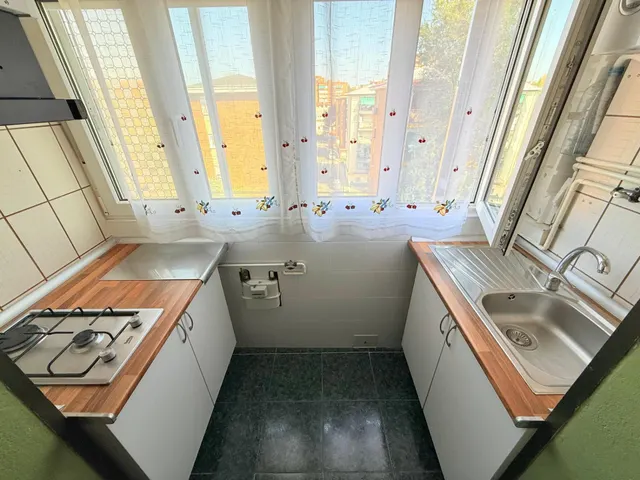 Piso exterior con ascensor en Villaverde · 2 dormitorios · Bien comunicado · Madrid — 7