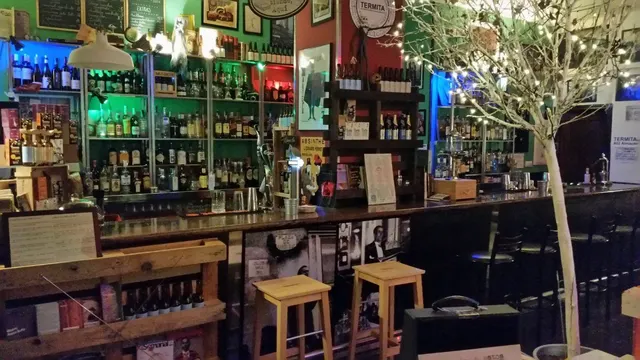 Local acondicionado como bar — 7