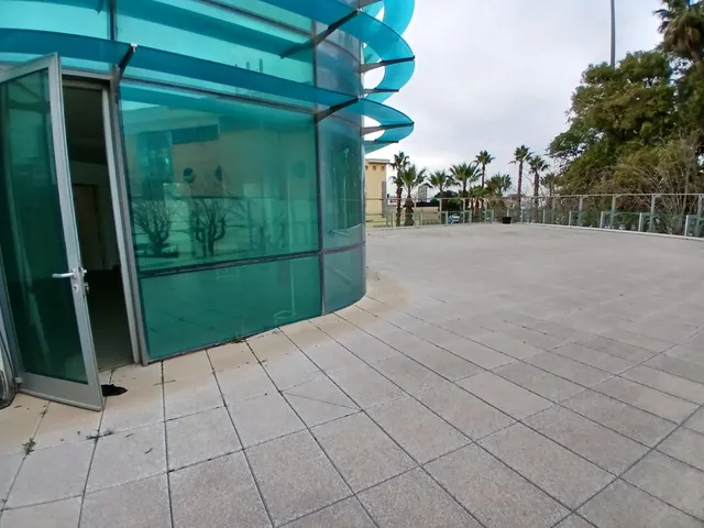 Oficina inspiradora con terraza en Murcia ciudad. — 9