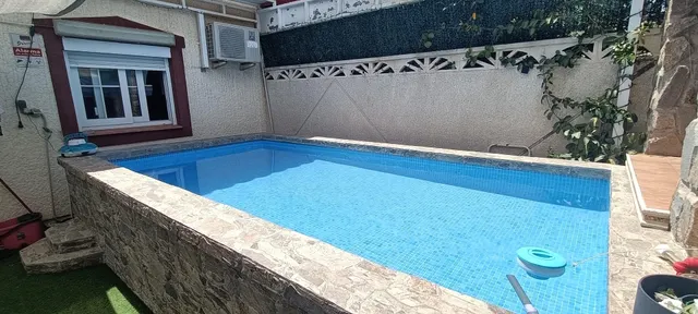 CASA DE 3 PLANTAS CON GARAJE Y PISCINA PRIVADA — 16