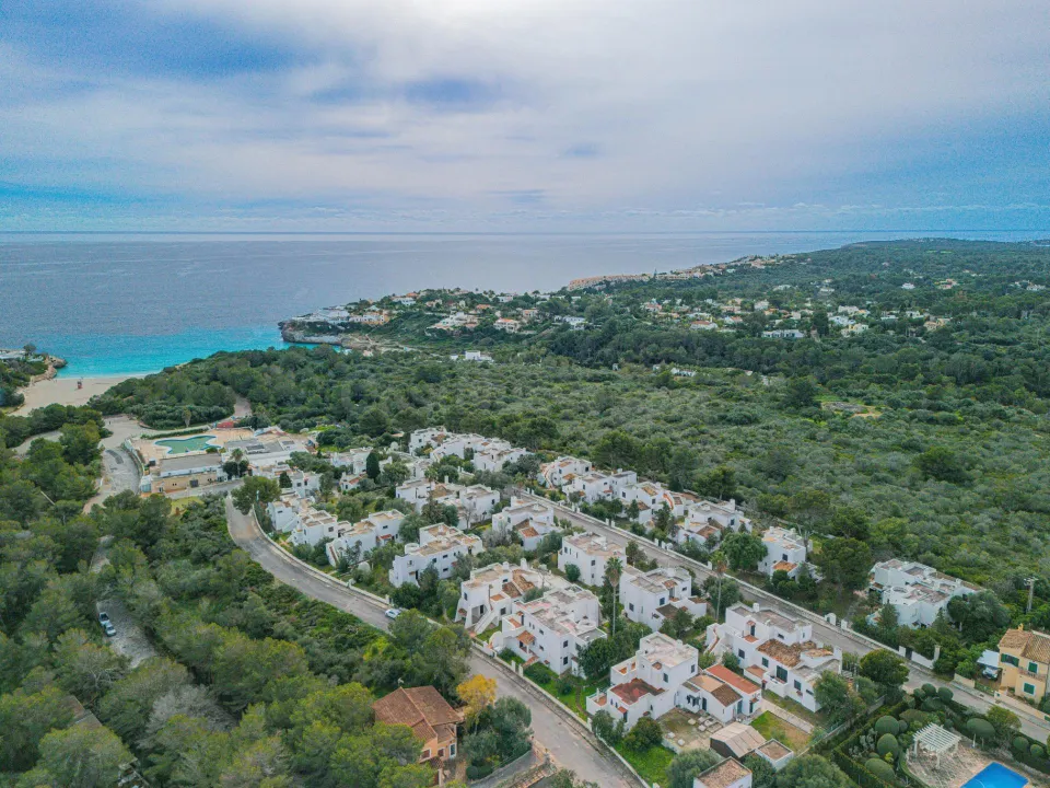 Complejo Vacacional con 118 apartamentos + zonas de ocio y acceso a la playa