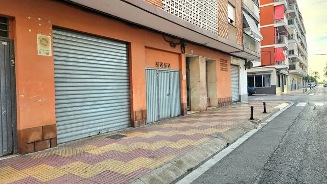 Almacén / Trastero con espacio para motos en el centro de Cullera — 2