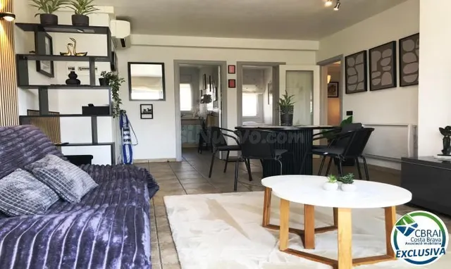 Apartamento de 3 habitaciones con piscina y aparcamiento pri - foto 2