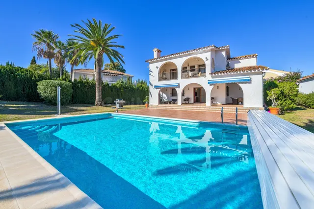 Chalet 5 habitaciones 337m² en venta - Costa Del Sol