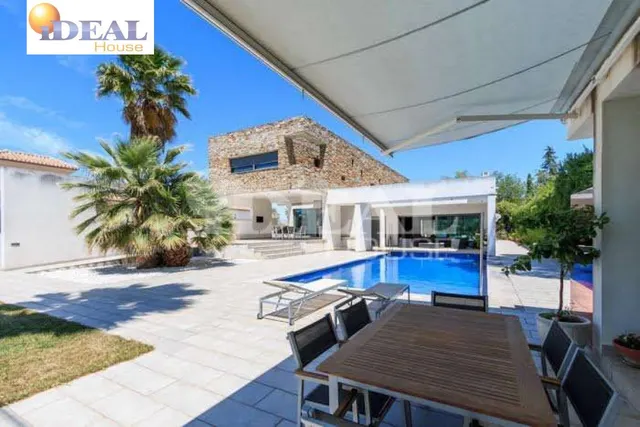 Ref.: A8488G7. Increible chalet de lujo y diseño, parcela 1500 m2,  piscina propia, pista de padel. — 47