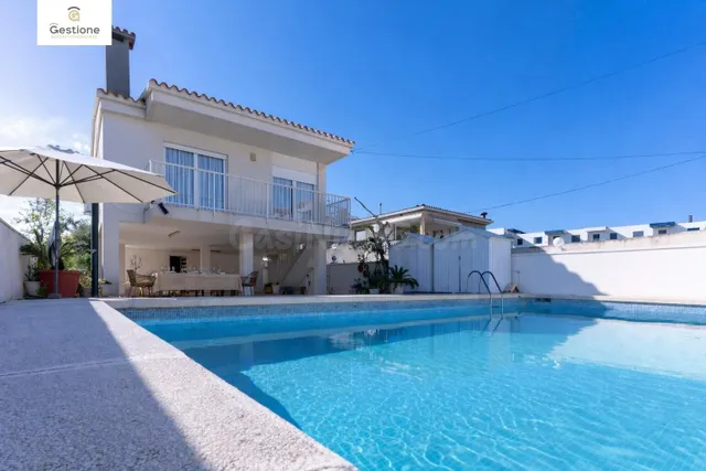 Tu chalet independiente con piscina es un sueño hecho realid