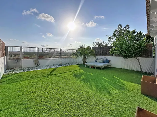 Chalet pareado con gran semisótano, jardín privado, garaje y - foto 4