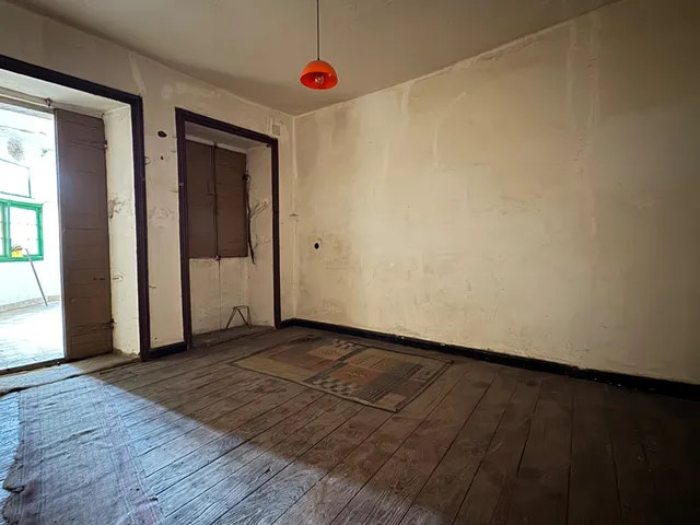 CASA UNIFAMILIAR IDEAL PARA INVERSORES — 24